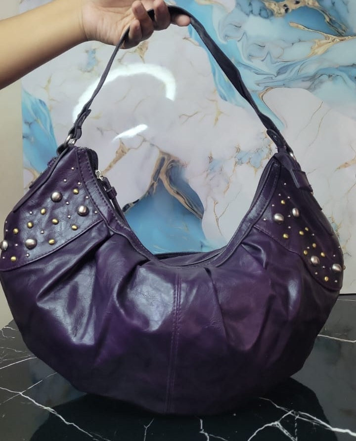Apt. 9 - Bolso de Hombro Púrpura con Tachuelas
