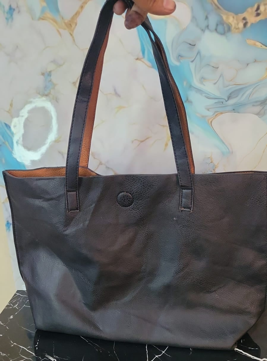 Bolso Tote Reversible de Cuero G.H. Bass & Co.