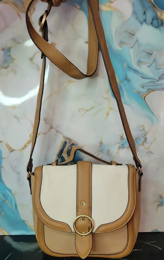 Bolso Bandolera con Solapa y Hebilla en Tono Bicolor